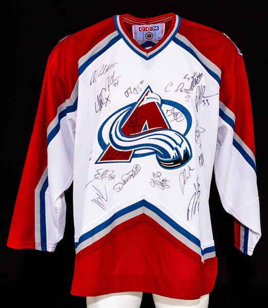 1999-2000 Colorado Avalanche Team Signed Jersey including Roy, Forsberg, Sakic, Deadmarsh and Others 