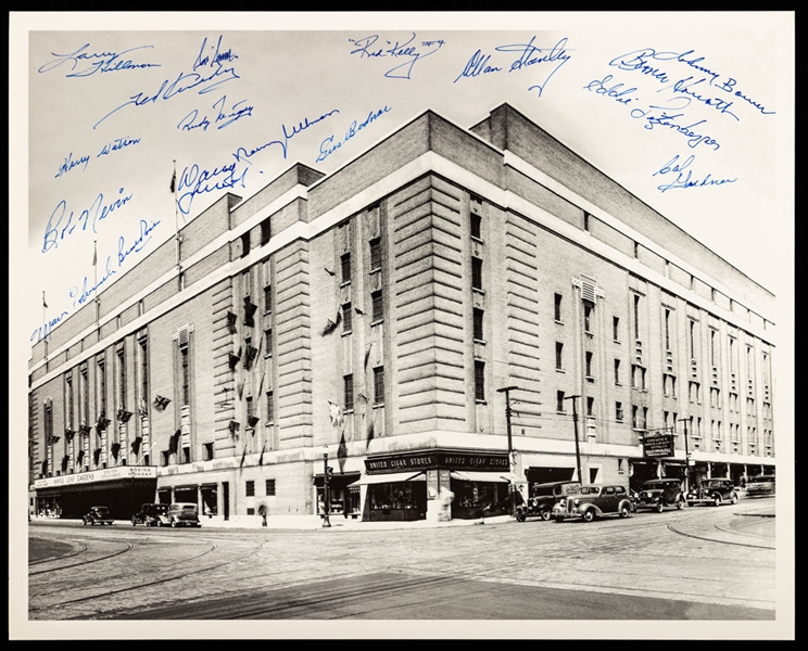 Maple Leaf Gardens Photo Signed by 17 Former Toronto Maple Leafs Players with LOA (16" x 20")