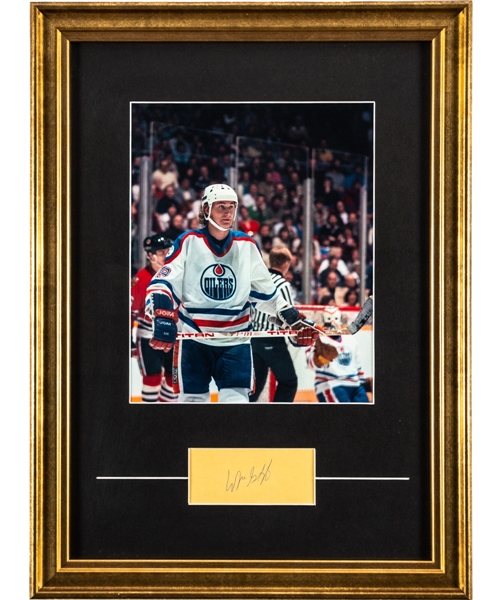 Wayne Gretzky Edmonton Oilers Rookie Era Signed Cut Framed Display (14” x 19”) 