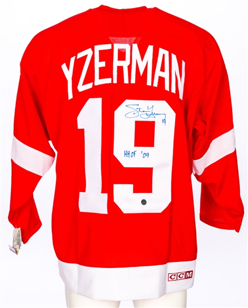 Steve Yzerman Signed Detroit Red Wings Captains Jersey with "HHOF 09" Notation - COA
