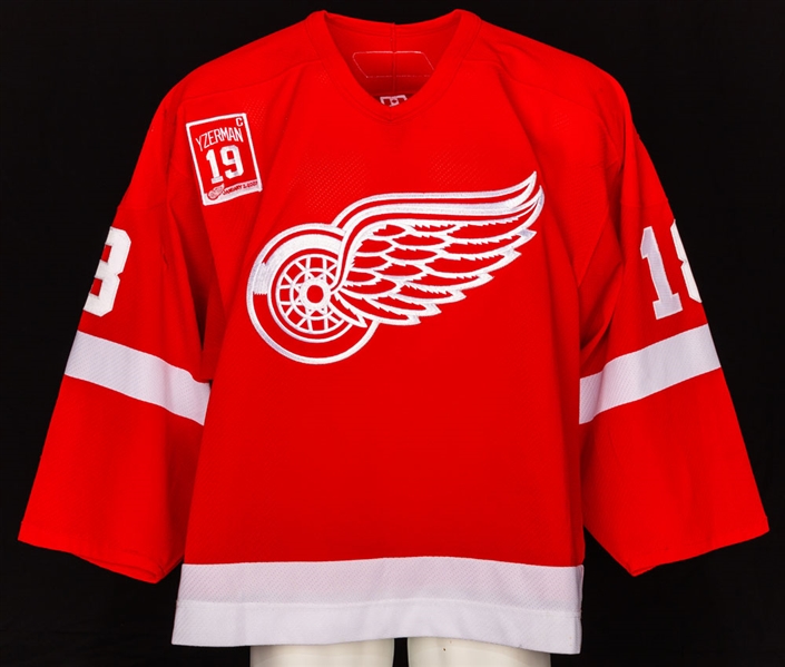 Kirk Maltby’s 2006-07 Detroit Red Wings Game-Worn Jersey - Yzerman Retirement Patch! – Team Repairs! 