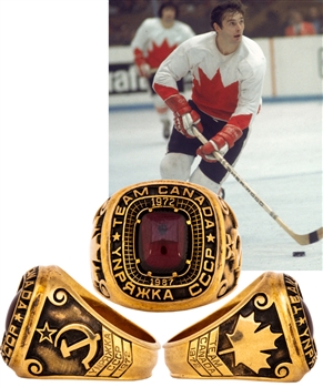 Peter Mahovlichs 1972 Team Canada 15th Anniversary "Relive the Dream" 10K Gold Ring with His Signed LOA