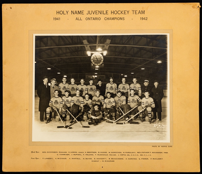 Ted Lindsays 1941-42 Holy Name Juvenile Hockey Team Photo Featuring Ted Lindsay with Family LOA (12" x 14") 