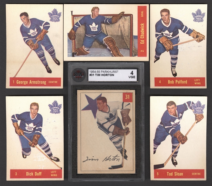 1957-58 Parkhurst Toronto Maple Leafs Cards (12) Including #1 Armstrong, #2 Chadwick RC and #4 Pulford RC Plus 1954-55 Parkhurst #31 HOFer Tim Horton (Graded KSA 4) and 1952-53 Parkhurst #59 Lumley