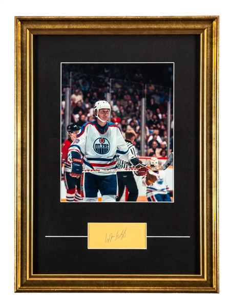 Wayne Gretzky Edmonton Oilers Rookie Era Signed Cut Framed Display (14” x 19”) 