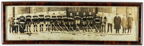 Montreal Canadiens 1928-29 Framed Panoramic Team Photo Featuring HOFers Morenz, Joliat, Hainsworth, Mantha and Gardiner (9 ½” x 31”)