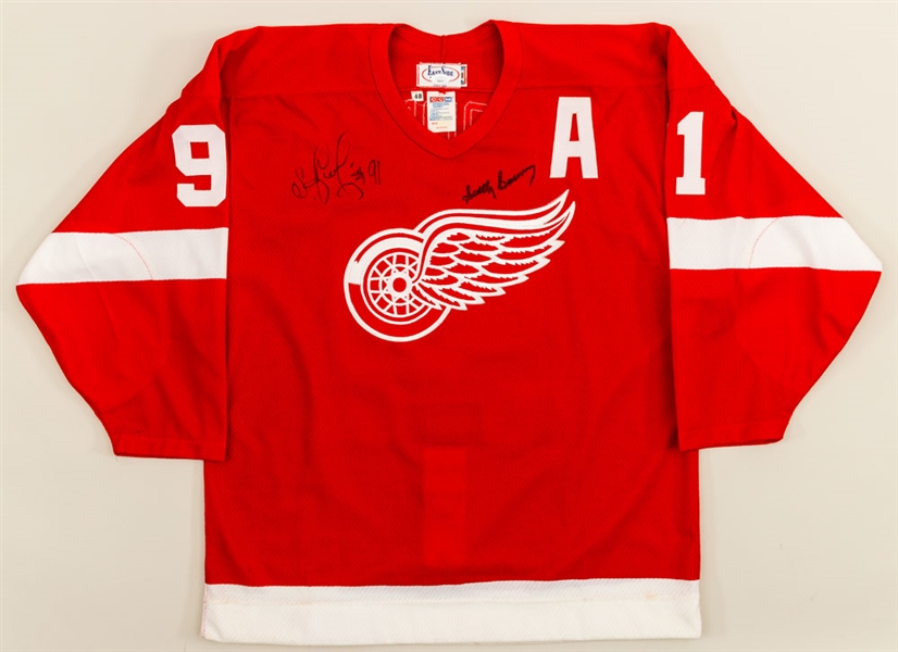 Sergei Fedorov and Scotty Bowman Dual-Signed Detroit Red Wings Jersey - JSA Authenticated