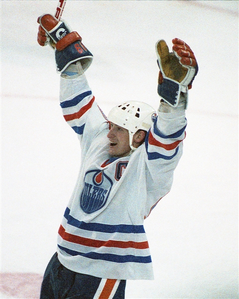 Large Edmonton Oilers 1984-85 Stanley Cup Finals Colour 35mm Negative Collection of 3,000+ including Numerous Images of Wayne Gretzky