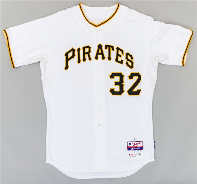 Lance Broadway’s 2007 Chicago White Sox Game-Worn Alternate Jersey (Mears) and J.A. Happ’s 2015 Pittsburgh Pirates Game-Issued Jersey – MLB Authenticated 