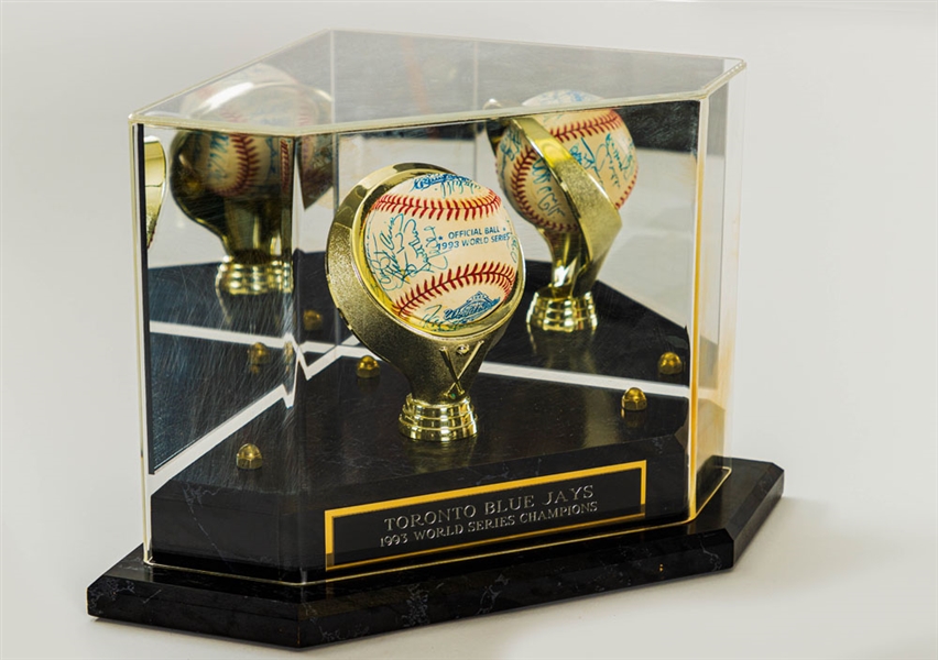 Toronto Blue Jays 1993 World Series Champions Team-Signed Baseball with Display Case