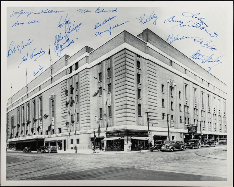 Maple Leaf Gardens Photo Signed by 17 Former Toronto Maple Leafs Players with LOA (16" x 20")