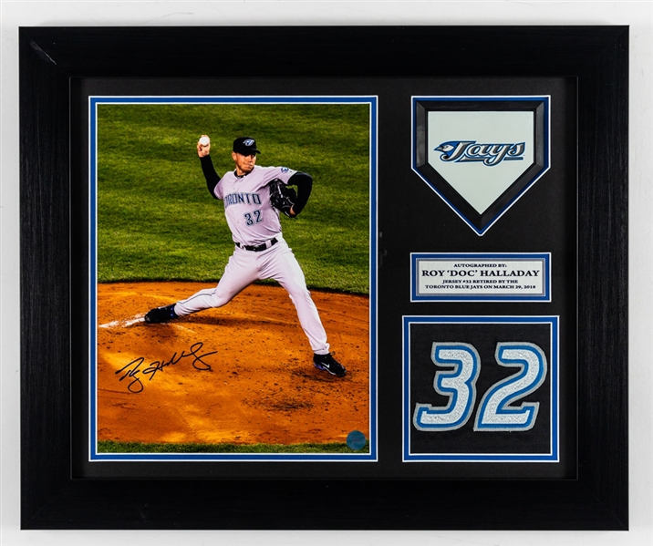 Roy "Doc" Halladay Toronto Blue Jays Signed Photo Framed Display with COA