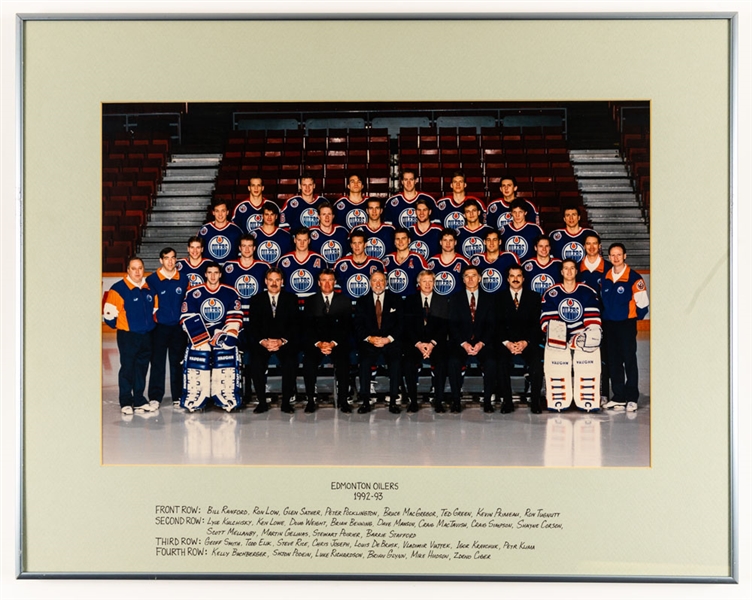 Edmonton Oilers 1992-93 Official Dressing Room Framed Team Photo with LOA (20" x 25 1/2") 