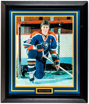 Wayne Gretzky Signed Edmonton Oilers Framed Photo on Canvas with JSA LOA (24” x 28”)