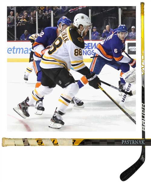 David Pastrnaks 2021-22 Boston Bruins Signed Bauer Nexus 2N Pro Game-Used Stick