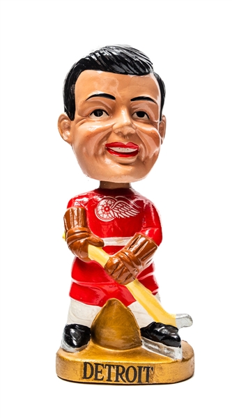 1967-68 Detroit Red Wings Gold Base Nodder / Bobbing Head Doll