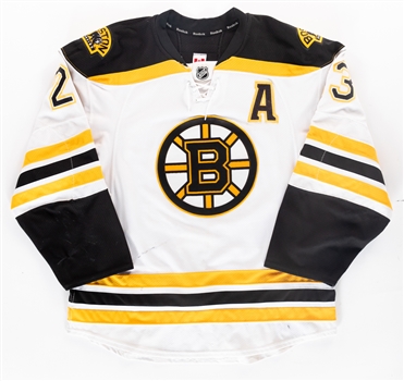 Chris Kellys 2011-12 Boston Bruins Game-Worn Alternate Captains Jersey - Photo-Matched! 