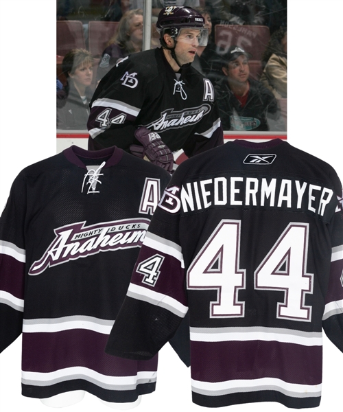 Rob Niedermayers 2005-06 Anaheim Mighty Ducks Alternate Captains Game-Worn Third Jersey with LOA - Photo-Matched!