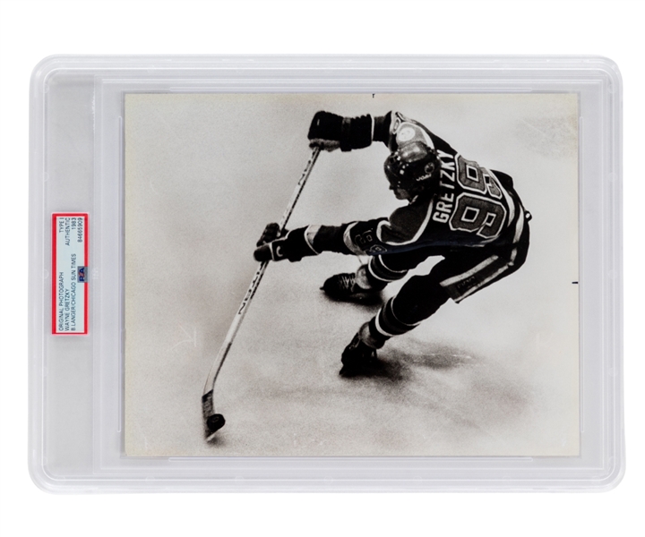Wayne Gretzky May 2nd, 1983 Edmonton Oilers Stanley Cup Playoffs Type l Chicago Sun-Times Photo - Graded PSA Authentic
